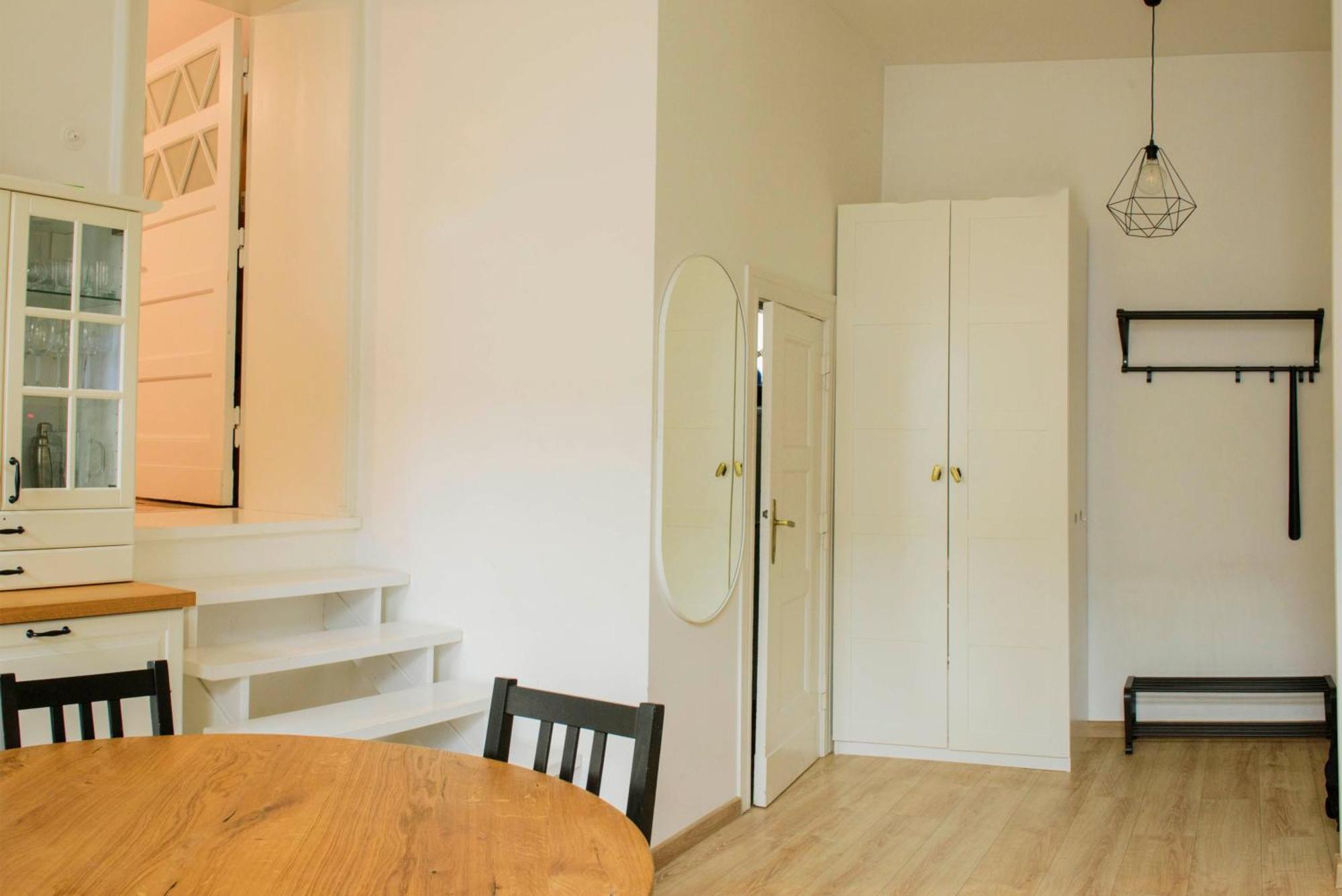 W Zgielku Miasta, U Nas Zaznasz 90 M2 Komfortowej Przestrzeni Mieszkania Fabrykanta Apartment Lodz (Lodz)