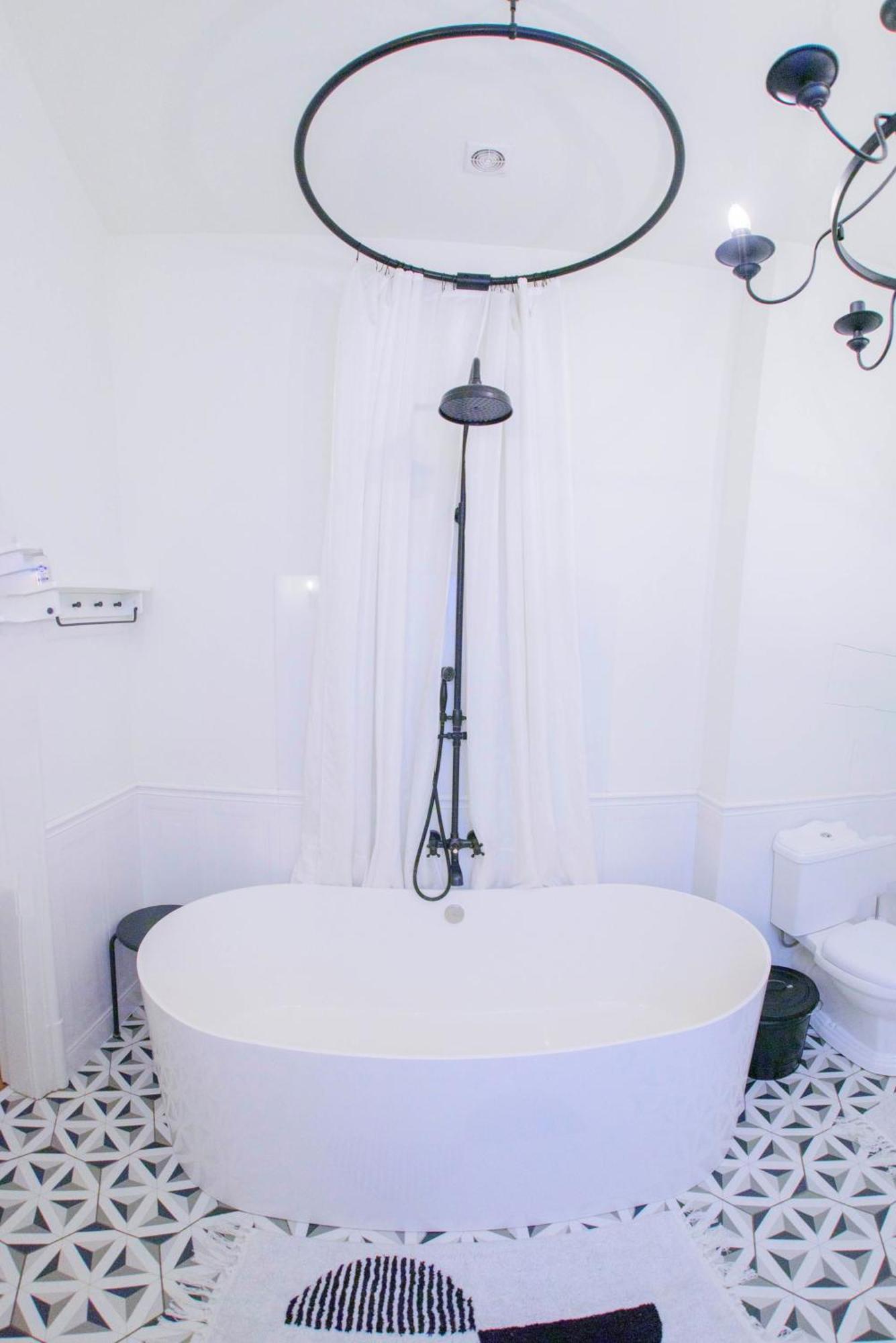 W Zgielku Miasta, U Nas Zaznasz 90 M2 Komfortowej Przestrzeni Mieszkania Fabrykanta Apartment *